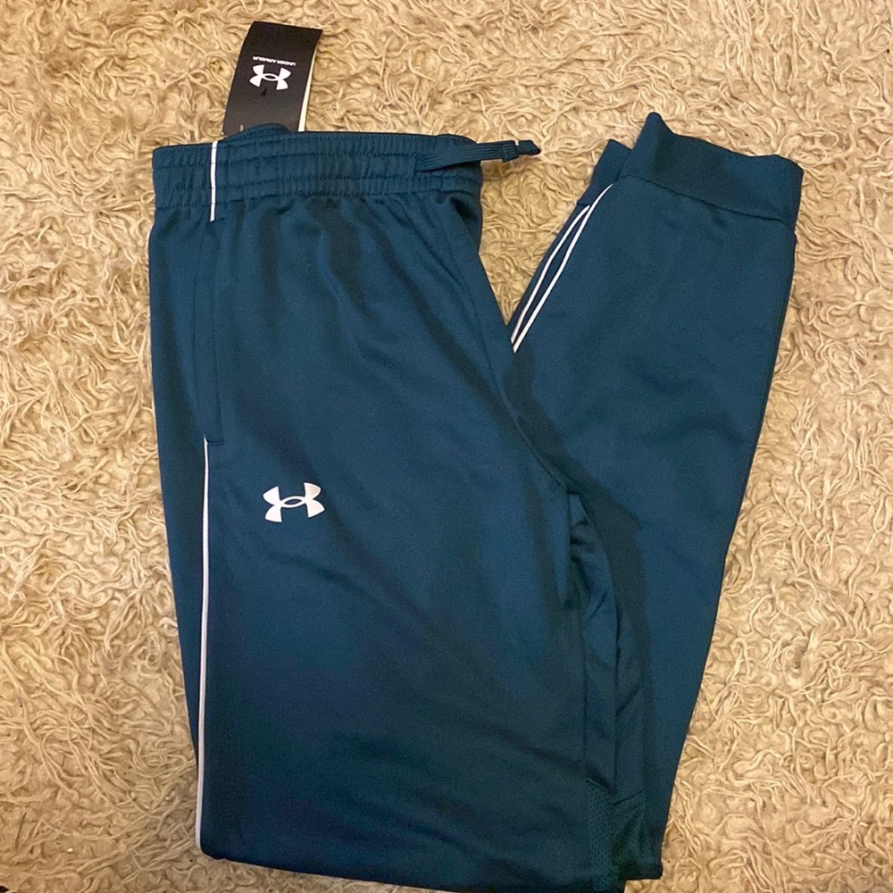 Under Armor Boys/Youth/XL NWT